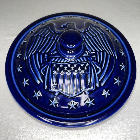 Longaberger Other - Longaberger Pottery Cobalt Blue American Eagle Stars Covered Casserole Dish 9.5"